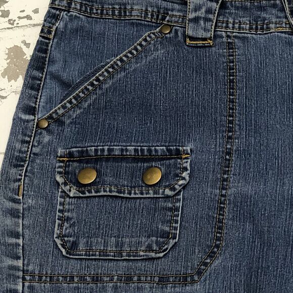 Mountain Lake Women 12 Capris Blue Chambray Straight Leg Snap Top Pocket Light - Picture 6 of 13